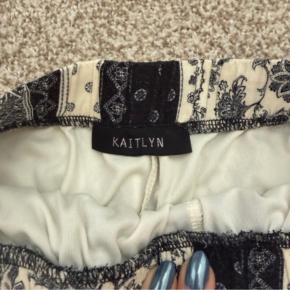 Flowy Shorts - Picture 3 of 3